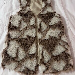 Decree Women's Faux Fur Vest - Brown and Cream